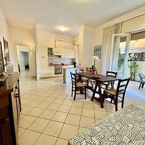 https://grazioso-p-terra-con-giardino.it-tuscanyhotel.com